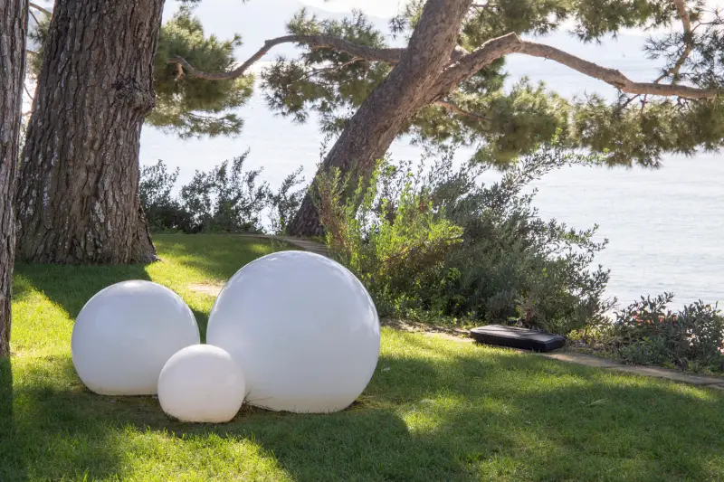 Jardin décoré avec vue mer